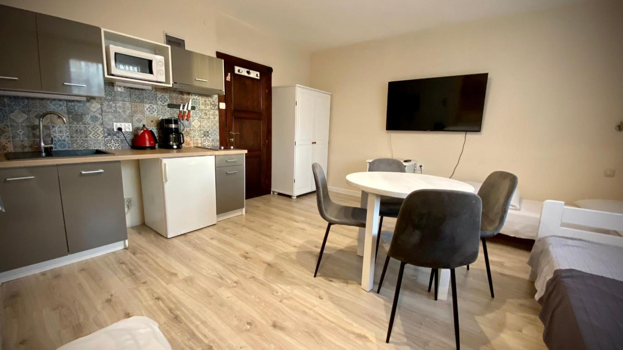 Villa Pod Orzechem W Zaniemyslu Luaran gambar