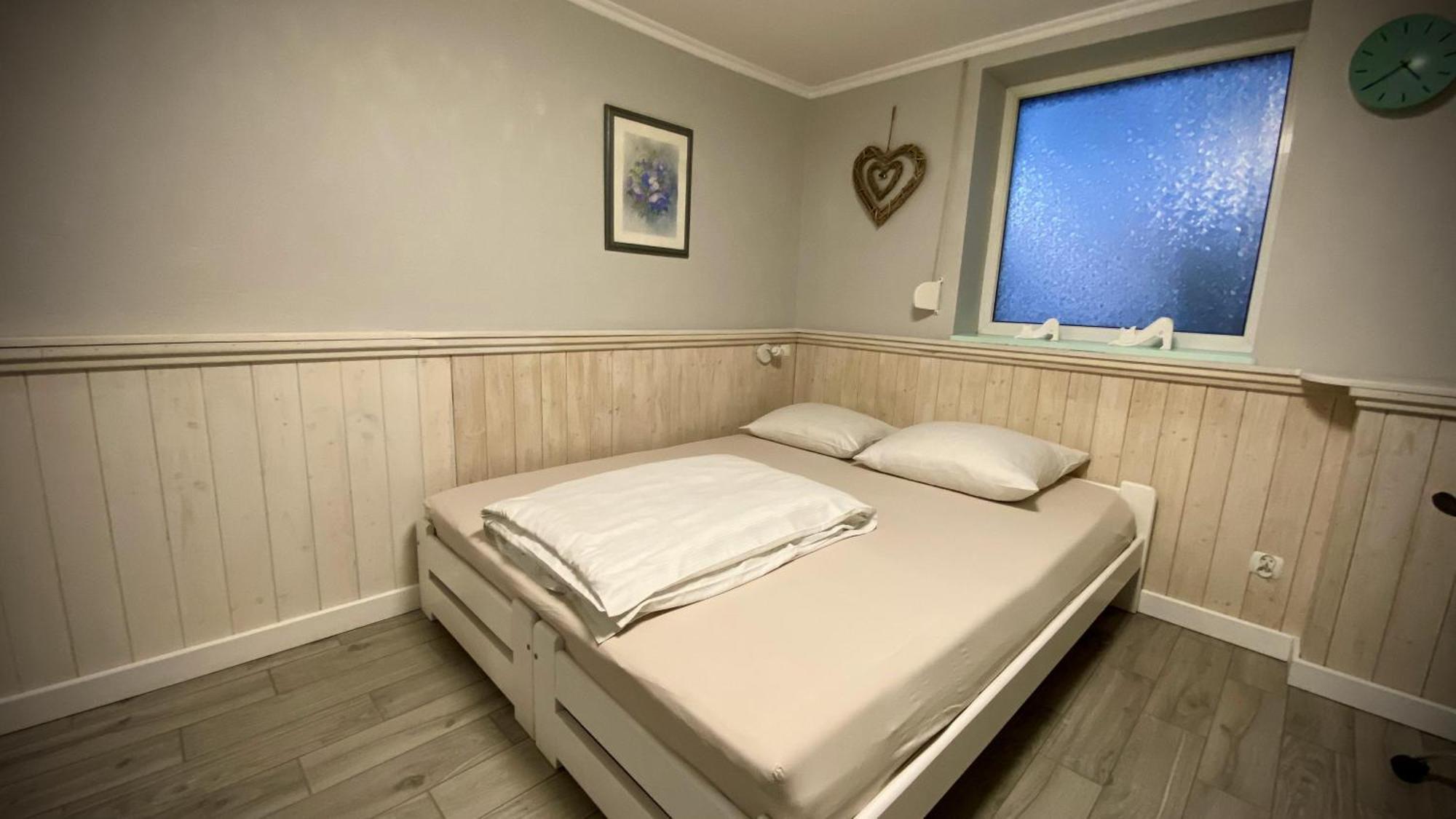 Villa Pod Orzechem W Zaniemyslu Luaran gambar