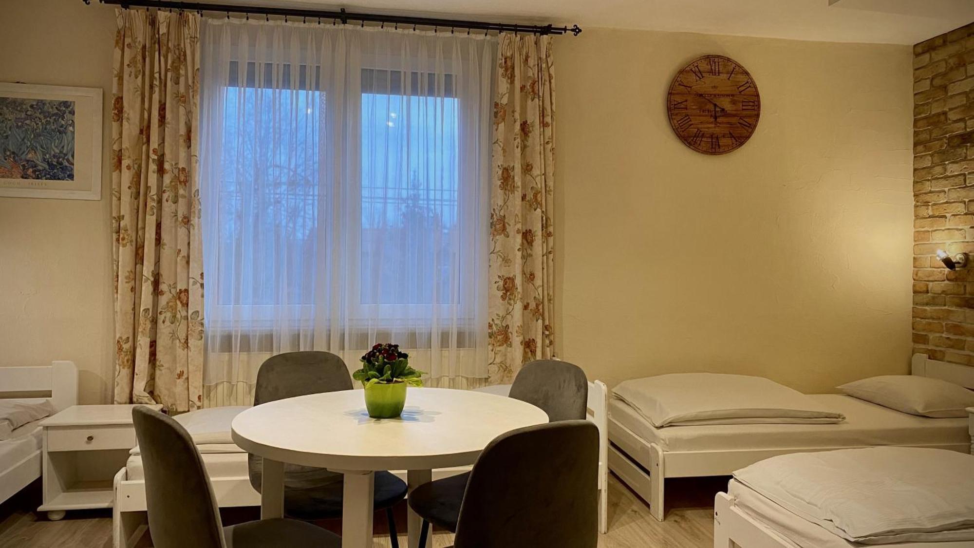 Villa Pod Orzechem W Zaniemyslu Luaran gambar