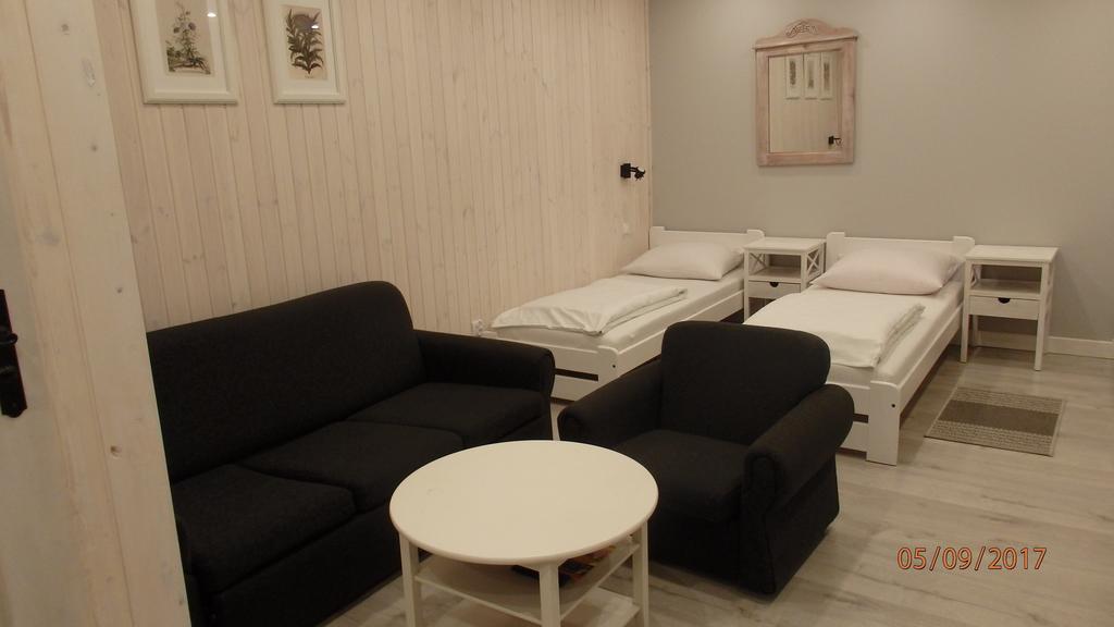 Villa Pod Orzechem W Zaniemyslu Luaran gambar